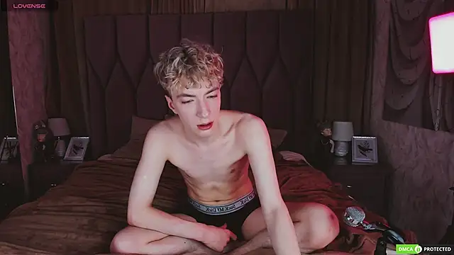 TrevorBenson online show from November 13, 4:00 am