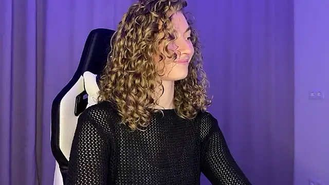 lady curls online show from December 3, 10:29 pm