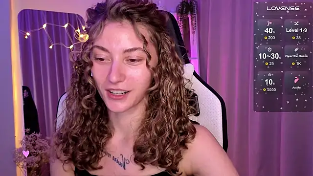 lady curls online show from March 9, 8:52 pm