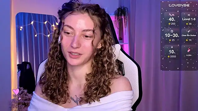 lady curls online show from March 12, 11:12 pm