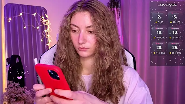 lady curls online show from March 22, 7:20 pm