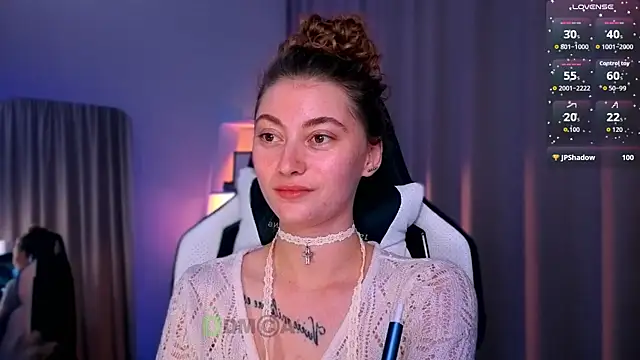 lady curls online show from September 19, 7:14 pm