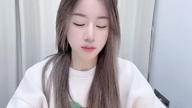 Snapshot of chloe-01 chatting on December 14, 12:23 pm chloe-01 online show from December 14, 12:23 pm