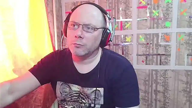 Snapshot of AgnichBan chatting on March 1, 8:13 am AgnichBan online show from March 1, 8:13 am