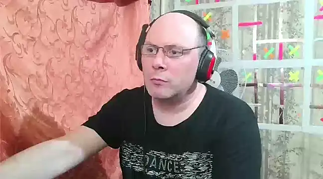 Snapshot of AgnichBan chatting on March 18, 4:15 pm AgnichBan online show from March 18, 4:15 pm