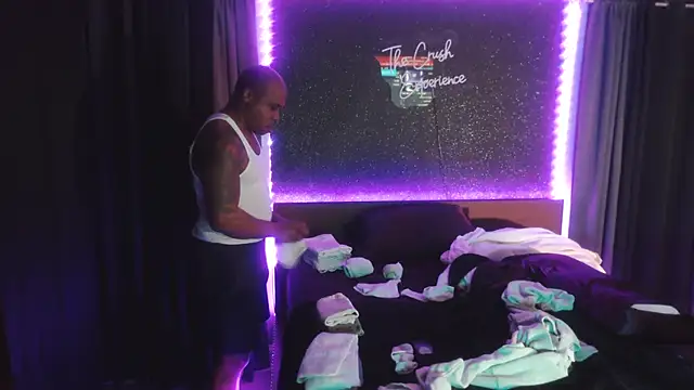 Snapshot of Dcrush17 chatting on March 16, 5:03 am Dcrush17 online show from March 16, 5:03 am