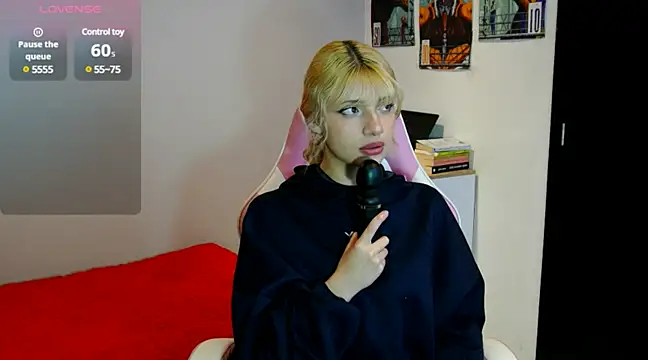 HiScarlett online show from March 5, 1:50 pm