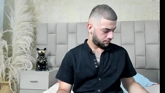 MaximusDick1  online show from December 17, 4:07 am