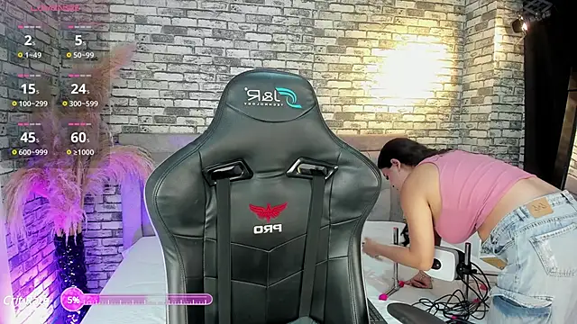 Snapshot of ariadna_milano chatting on March 11, 12:50 pm ariadna milano online show from March 11, 12:50 pm