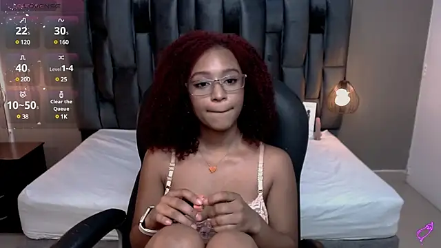 Snapshot of Lorena_Vieira_ chatting on January 7, 7:59 pm Lorena Vieira  online show from January 7, 7:59 pm