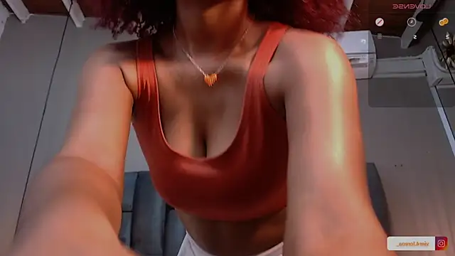 Snapshot of Lorena_Vieira_ chatting on January 10, 11:18 pm Lorena Vieira  online show from January 10, 11:18 pm