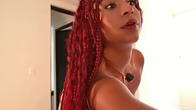 Snapshot of Lorena_Vieira_ chatting on October 17, 5:48 pm Lorena Vieira  online show from October 17, 5:48 pm