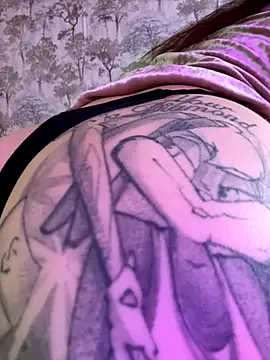 Snapshot of the_perfectgirl chatting on November 1, 8:33 pm the perfectgirl online show from November 1, 8:33 pm