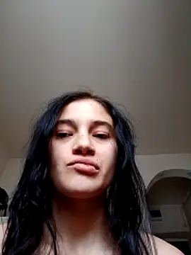 Snapshot of Virgin_Pussy_Love chatting on January 14, 2:12 pm Virgin Pussy Love online show from January 14, 2:12 pm