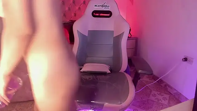 sofi soft  online show from February 15, 7:17 pm