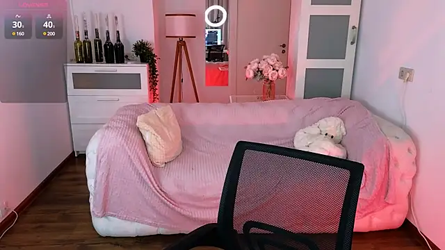 Snapshot of mei_honey_ chatting on December 25, 5:37 am mei honey  online show from December 25, 5:37 am