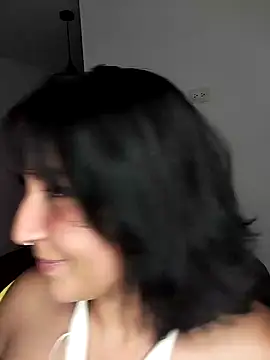 Snapshot of Pauilina chatting on December 27, 11:21 pm Pauilina online show from December 27, 11:21 pm