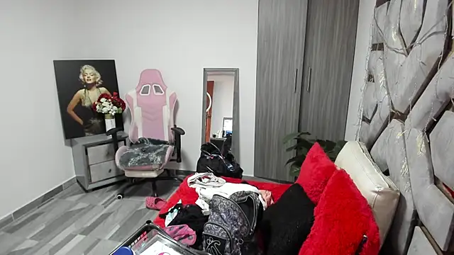 BRITHANY SPARK online show from January 14, 7:43 pm