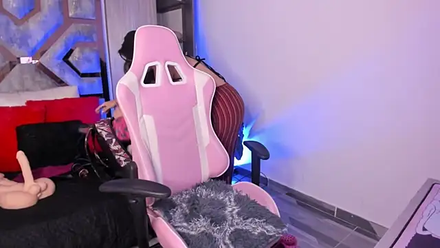 BRITHANY SPARK online show from March 5, 8:10 pm