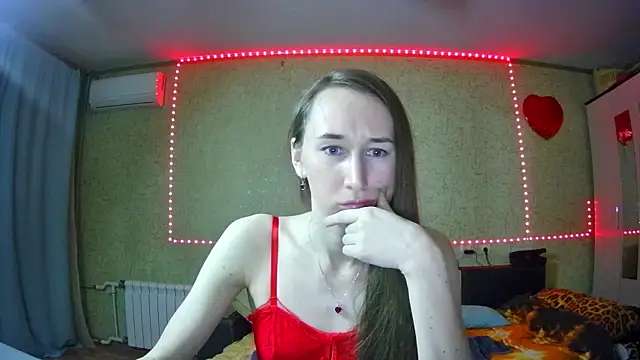 Snapshot of --Model--2 chatting on December 13, 10:34 pm --Model--2 online show from December 13, 10:34 pm