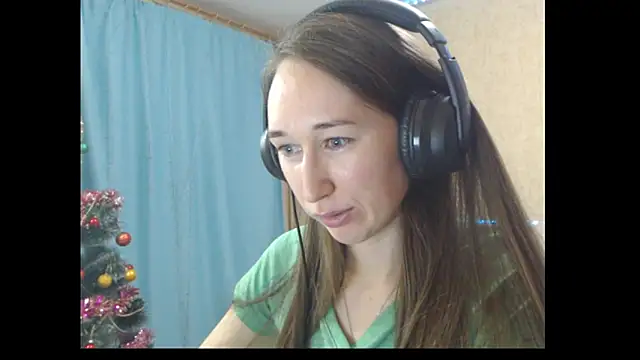 Snapshot of --Model--2 chatting on January 3, 5:10 pm --Model--2 online show from January 3, 5:10 pm