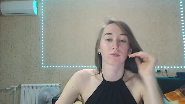 Snapshot of --Model--2 chatting on January 8, 4:33 pm --Model--2 online show from January 8, 4:33 pm