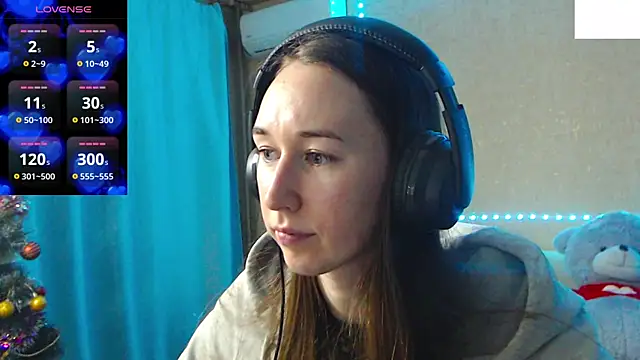 Snapshot of --Model--2 chatting on January 23, 12:35 am --Model--2 online show from January 23, 12:35 am