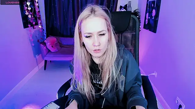 Bunny  of love online show from February 12, 1:37 pm