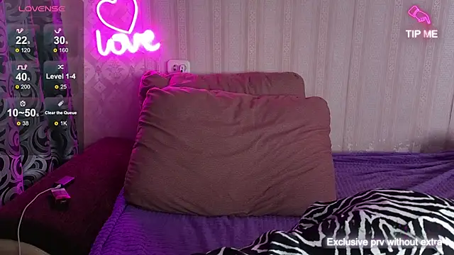 KellyCrystall online show from September 22, 6:26 am