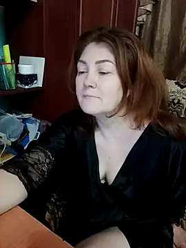 Snapshot of Madame-Butterfly chatting on January 4, 12:48 am Madame-Butterfly online show from January 4, 12:48 am
