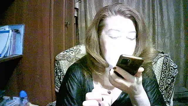 Snapshot of Madame-Butterfly chatting on September 18, 3:14 pm Madame-Butterfly online show from September 18, 3:14 pm