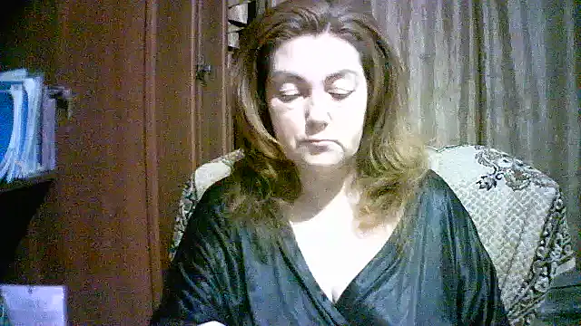 Snapshot of Madame-Butterfly chatting on October 5, 10:51 pm Madame-Butterfly online show from October 5, 10:51 pm