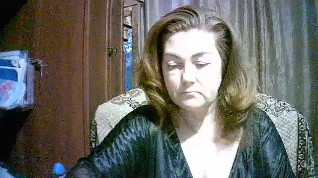 Snapshot of Madame-Butterfly chatting on October 12, 12:37 pm Madame-Butterfly online show from October 12, 12:37 pm