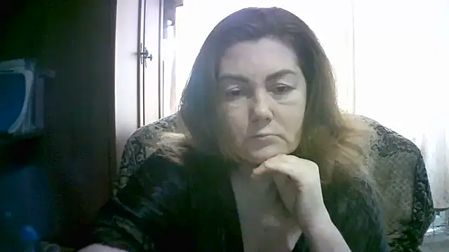 Snapshot of Madame-Butterfly chatting on October 19, 6:25 am Madame-Butterfly online show from October 19, 6:25 am