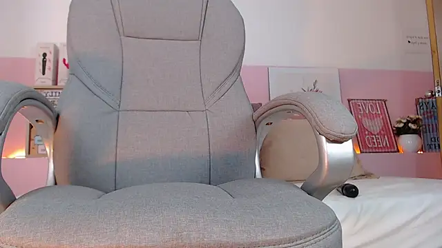 Snapshot of violeta_leon chatting on February 6, 9:11 am violeta leon online show from February 6, 9:11 am