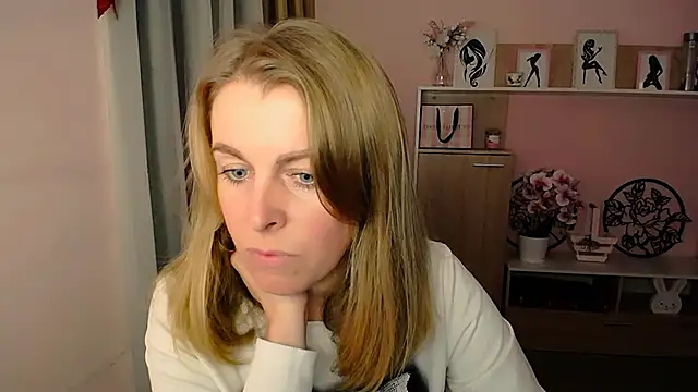 Hot Milady online show from December 12, 7:52 am