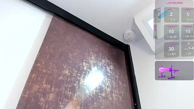 Snapshot of klhoe_boobs chatting on January 9, 7:37 pm klhoe boobs online show from January 9, 7:37 pm