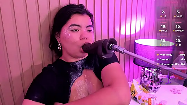 Snapshot of klhoe_boobs chatting on February 27, 8:47 am klhoe boobs online show from February 27, 8:47 am