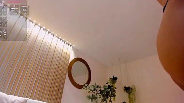 ValeriaRoldanX online show from March 22, 6:43 am