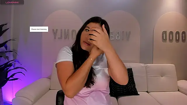 ValeriaRoldanX online show from May 13, 10:23 am