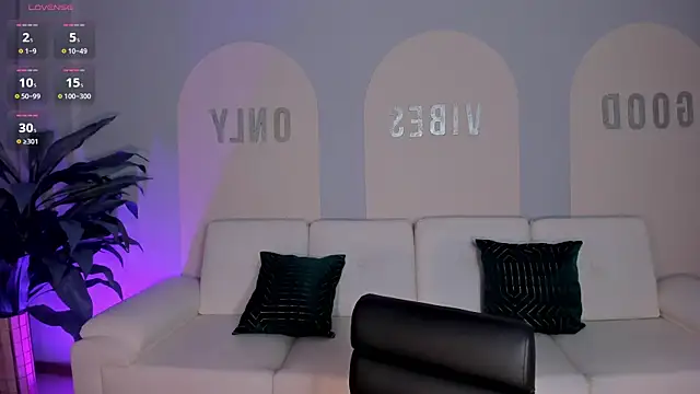 ValeriaRoldanX online show from July 1, 12:07 pm