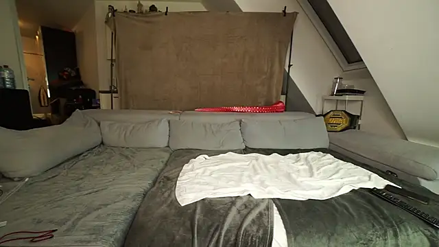 MacTroy online show from December 10, 5:11 pm