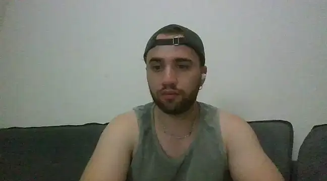 Snapshot of TomAlex chatting on December 14, 2:01 am TomAlex online show from December 14, 2:01 am