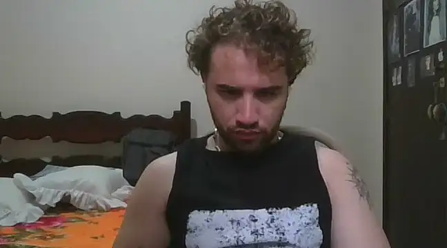 Snapshot of TomAlex chatting on February 8, 3:31 pm TomAlex online show from February 8, 3:31 pm