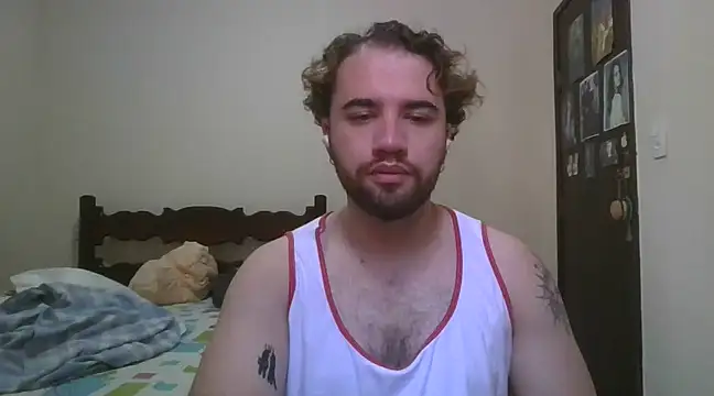 Snapshot of TomAlex chatting on February 9, 1:14 pm TomAlex online show from February 9, 1:14 pm