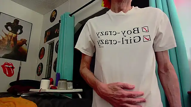 Snapshot of Alice_Love_69 chatting on December 3, 3:41 am Alice Love 69 online show from December 3, 3:41 am