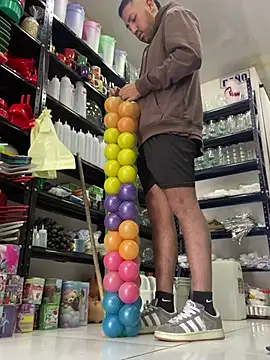 JuanZapata33 online show from December 20, 6:02 pm