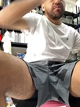 JuanZapata33 online show from January 8, 5:15 pm