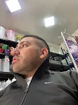 JuanZapata33 online show from January 17, 4:47 pm