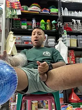 JuanZapata33 online show from September 10, 5:02 pm